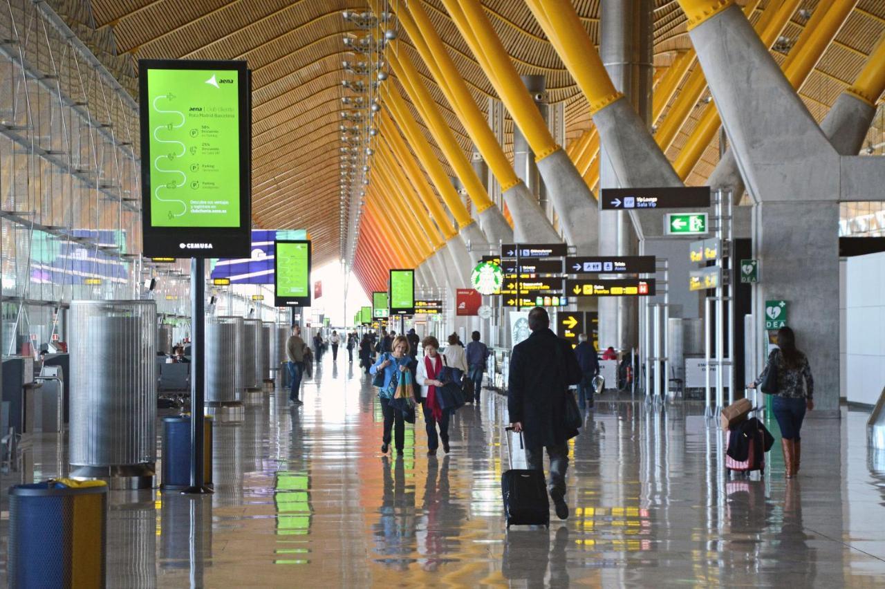 Deyanira Suite, Aeropuerto, Ifema Madrid Exterior photo